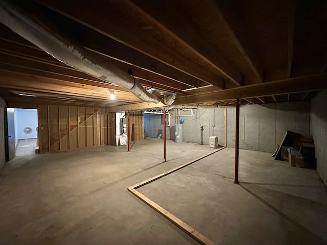 7532 Maysville Rd, Carlisle, KY 40311 - unfinished below grade area featuring water heater