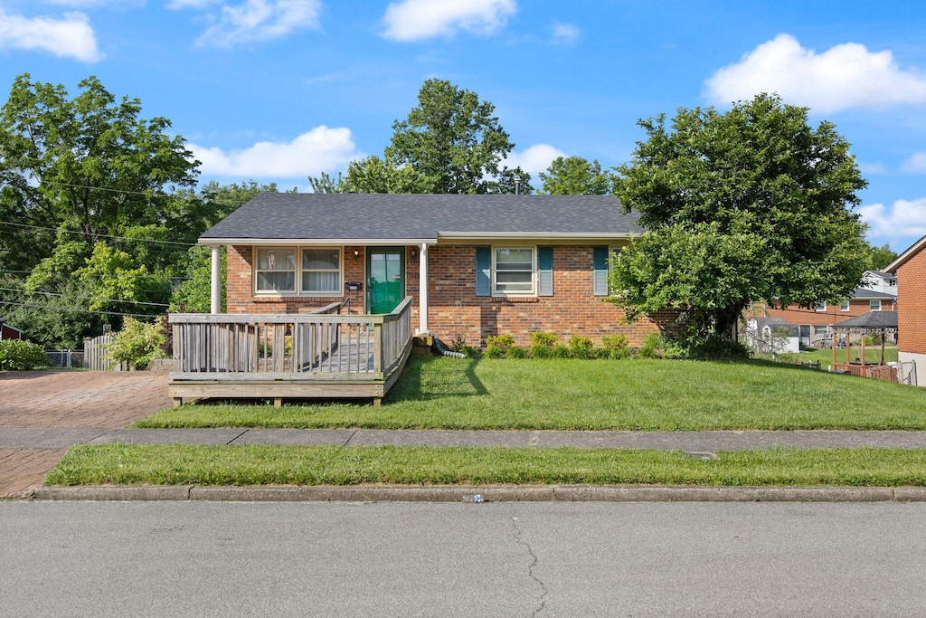 1160 Venetian Way, Lexington, KY 40517 - ranch-style house featuring brick siding, a front yard, and roof with shingles