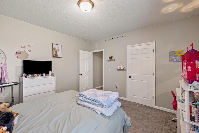 962 Cobble Dr, Richmond, KY 40475 - bedroom with carpet floors, a textured ceiling, and baseboards