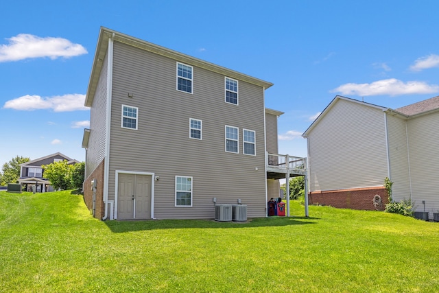 962 Cobble Dr, Richmond, KY 40475 - back of property with a yard and cooling unit