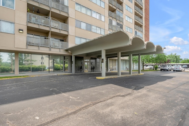 2121 Nicholasville Rd Unit 910, Lexington, KY 40503 - view of apartment building / complex featuring uncovered parking