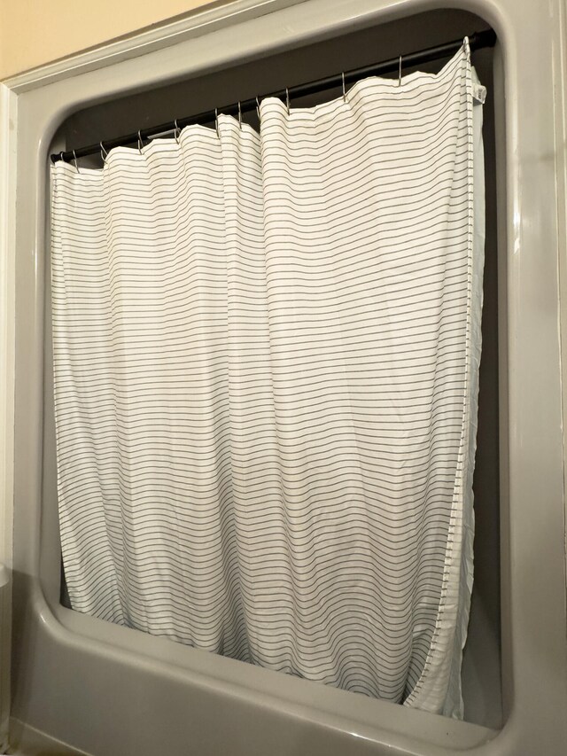 400 Aspen Dr, Lawrenceburg, KY 40342 - bathroom view of shower / bath combination with curtain