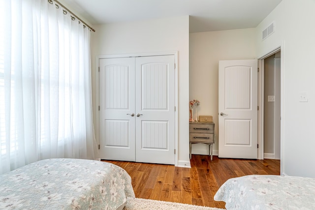 109 Palumbo Pl, Georgetown, KY 40324 - bedroom featuring a closet, wood finished floors, and baseboards