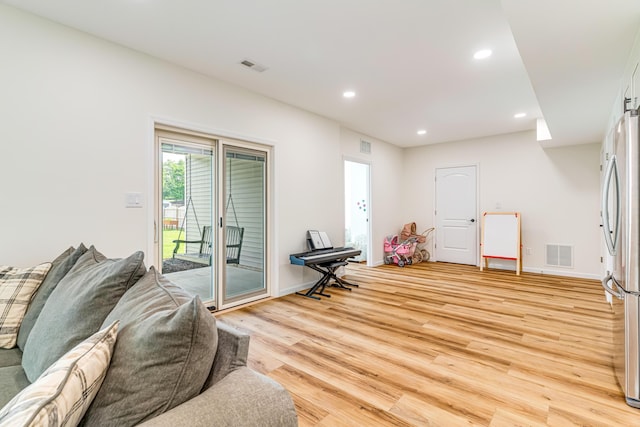 109 Palumbo Pl, Georgetown, KY 40324 - living room with light wood-style floors, recessed lighting, and baseboards