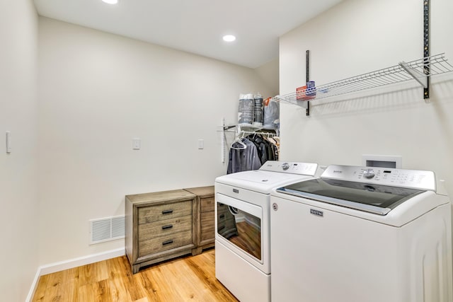 109 Palumbo Pl, Georgetown, KY 40324 - laundry room featuring washing machine and clothes dryer, light wood finished floors, baseboards, and recessed lighting