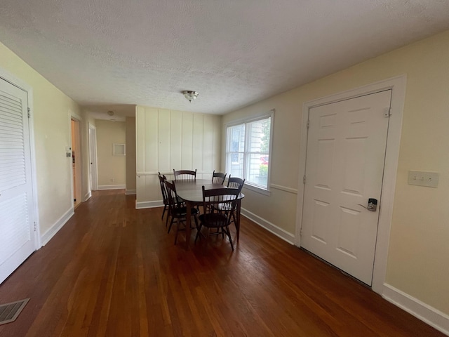 411 Ohara Dr, Danville, KY 40422 - dining room with wood finished floors and a textured ceiling
