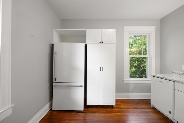 611 Old Shakertown Rd, Danville, KY 40422 - kitchen featuring white appliances, baseboards, dark wood finished floors, and white cabinetry