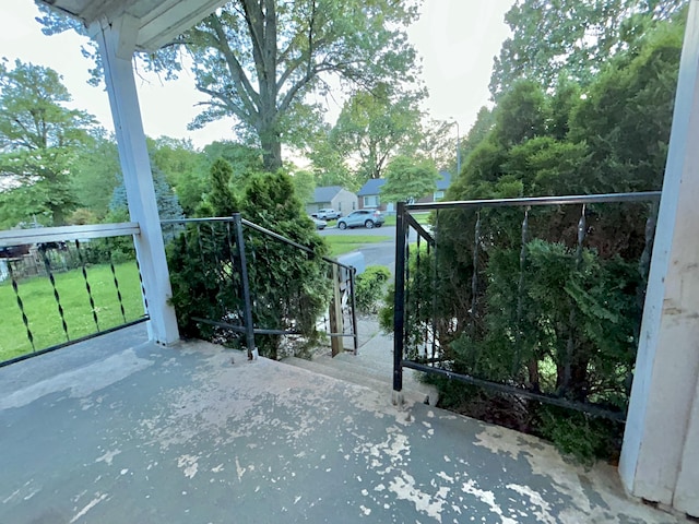 324 Glendale Ave, Lexington, KY 40511 - view of gate