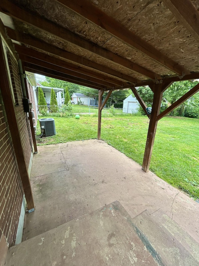 324 Glendale Ave, Lexington, KY 40511 - view of patio featuring central AC
