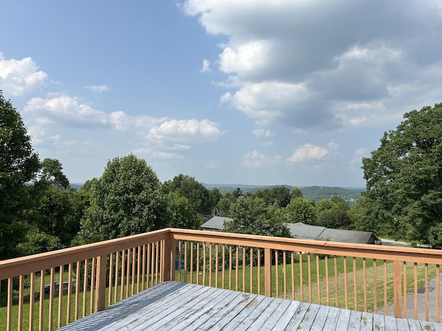 522 Countryside Cir, Mount Vernon, KY 40456 - wooden deck with a yard