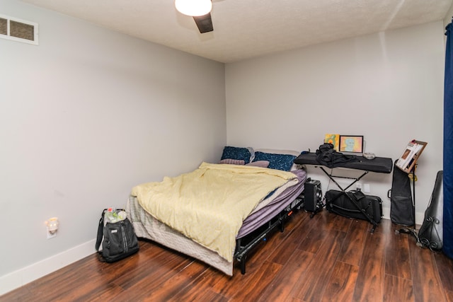 50 Barnett St, Hustonville, KY 40437 - bedroom with wood finished floors and a ceiling fan