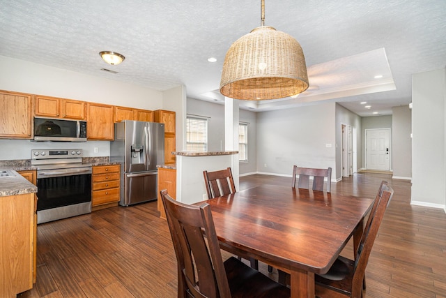 110 Seth Way, Georgetown, KY 40324 - dining area featuring dark wood-style floors, baseboards, recessed lighting, and a textured ceiling