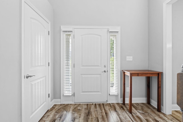 103 Snap Hook Ct, Georgetown, KY 40324 - foyer with wood finished floors and baseboards