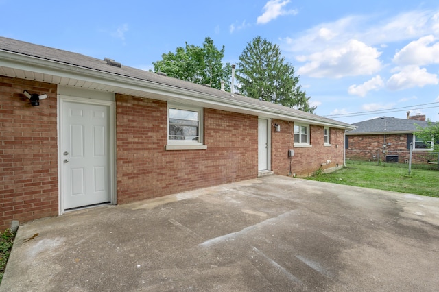 1626 Raleigh Rd, Lexington, KY 40505 - entrance to property featuring a patio area and brick siding