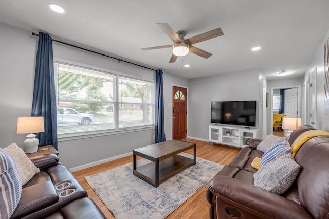 1626 Raleigh Rd, Lexington, KY 40505 - living area with ceiling fan, light wood-type flooring, and recessed lighting
