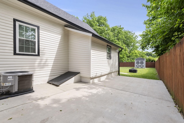 559 Breckenridge St, Lexington, KY 40508 - view of patio / terrace with central air condition unit