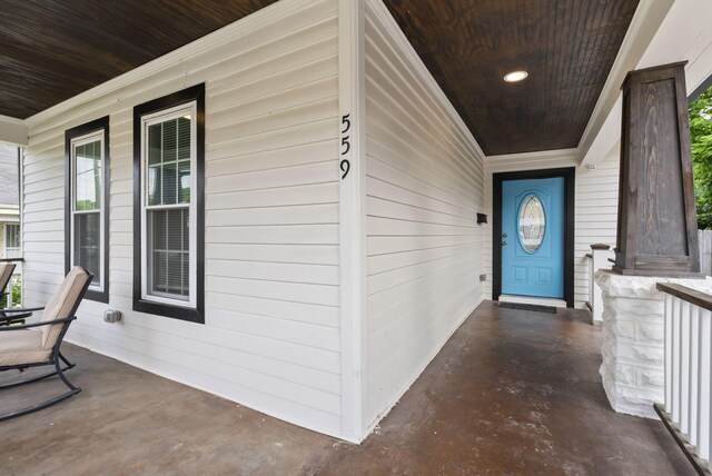 559 Breckenridge St, Lexington, KY 40508 - view of exterior entry featuring covered porch