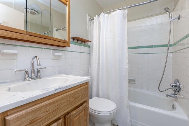 645 Raven Dr, Frankfort, KY 40601 - full bathroom with shower / tub combo, vanity, toilet, and backsplash