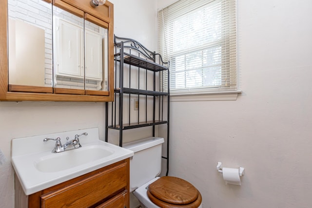 645 Raven Dr, Frankfort, KY 40601 - half bath featuring toilet and vanity