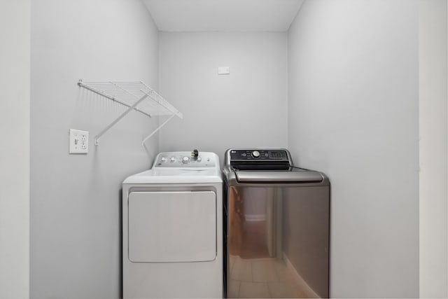 750 Shaker Dr Unit 907, Lexington, KY 40504 - laundry room with independent washer and dryer and tile patterned floors