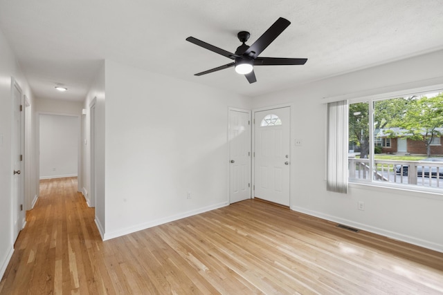 289 Mulberry Ct, Lexington, KY 40509 - entryway featuring a ceiling fan, light wood-style flooring, and baseboards