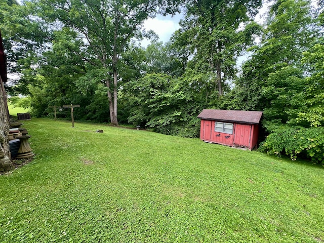 2369 Big Cave Rd, Mount Vernon, KY 40456 - view of green lawn featuring cooling unit