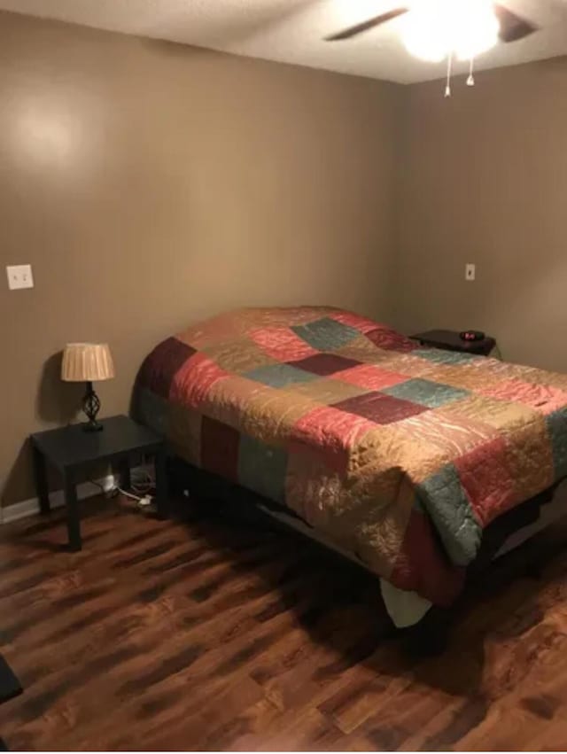 4019 Jodis Way, Somerset, KY 42503 - bedroom with wood finished floors and ceiling fan