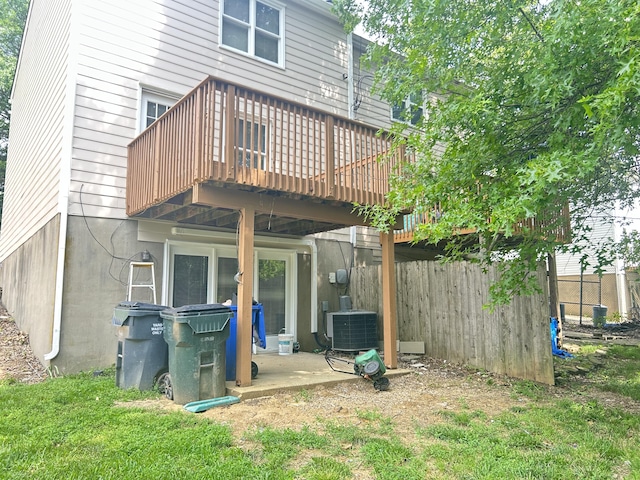 3154 High Ridge Dr, Lexington, KY 40517 - rear view of house with a deck and central AC unit