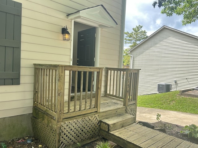 3154 High Ridge Dr, Lexington, KY 40517 - deck with central AC