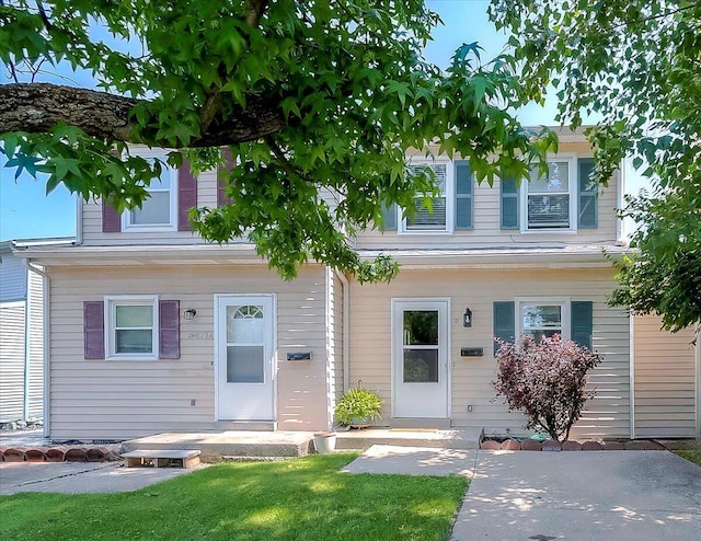 3471 Pimlico Pkwy Unit B, Lexington, KY 40517 - view of front facade featuring a front yard