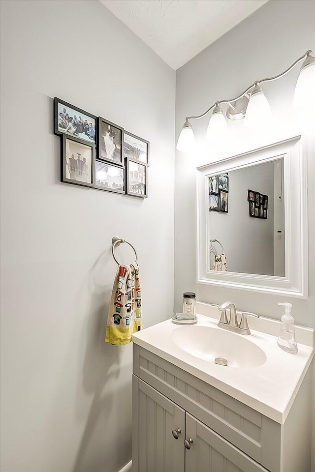 3471 Pimlico Pkwy Unit B, Lexington, KY 40517 - bathroom featuring vanity