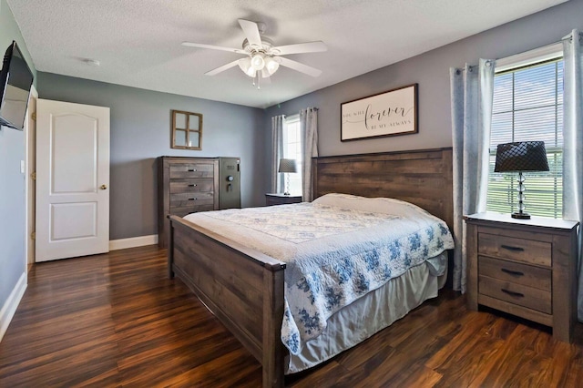 468 Whisper Woods Dr, Somerset, KY 42503 - bedroom with dark wood-style floors, a ceiling fan, and a textured ceiling