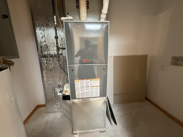 1090 Laurel Cove Rd, London, KY 40744 - utilities featuring water heater