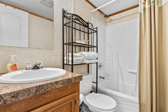 6125 Cincinnati Pike, Sadieville, KY 40370 - full bath featuring a textured ceiling, shower / tub combo, ornamental molding, toilet, and vanity