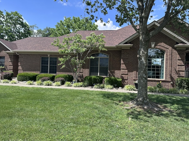 1404 Clubhouse Ln, Mt Sterling, KY 40353 - ranch-style house featuring brick siding, a front lawn, and roof with shingles