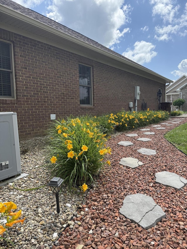 1404 Clubhouse Ln, Mt Sterling, KY 40353 - view of property exterior with brick siding