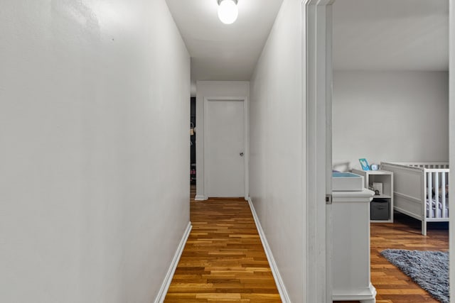 1128 Kiowa Trl, Frankfort, KY 40601 - corridor featuring wood finished floors and baseboards