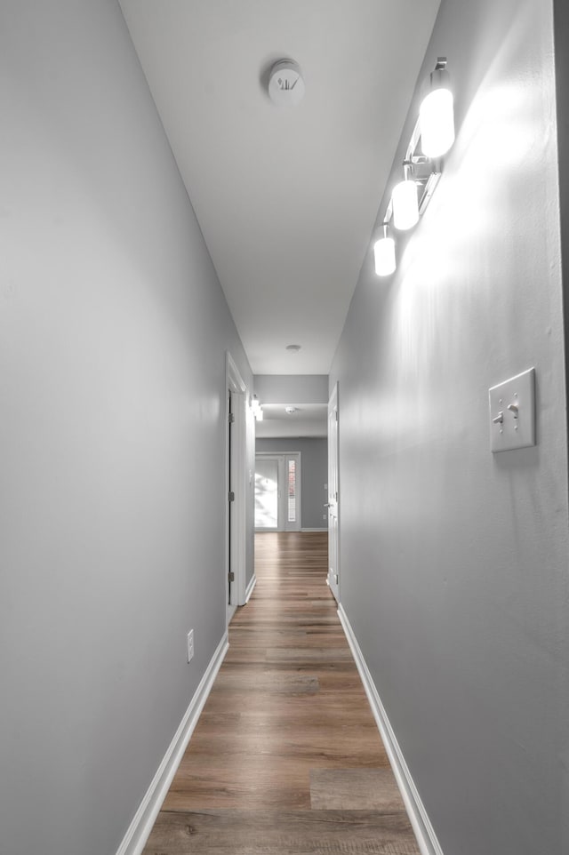 244 Chippendale Cir, Lexington, KY 40517 - corridor featuring wood finished floors and baseboards