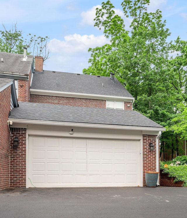 244 Chippendale Cir, Lexington, KY 40517 - view of garage