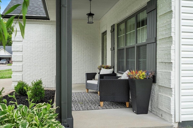 588 E Fifth St, Lexington, KY 40508 - view of covered porch
