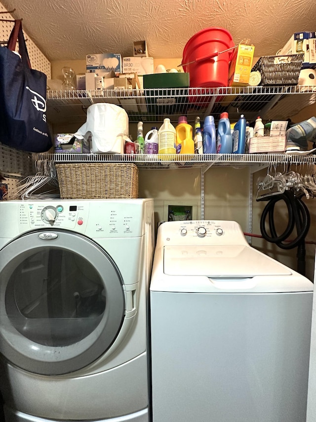 153 Pine Trail Rd, London, KY 40744 - laundry room featuring washer and dryer