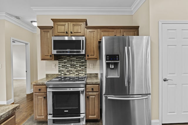 584 Southpoint Dr, Lexington, KY 40515 - kitchen featuring stainless steel appliances, brown cabinets, backsplash, and ornamental molding