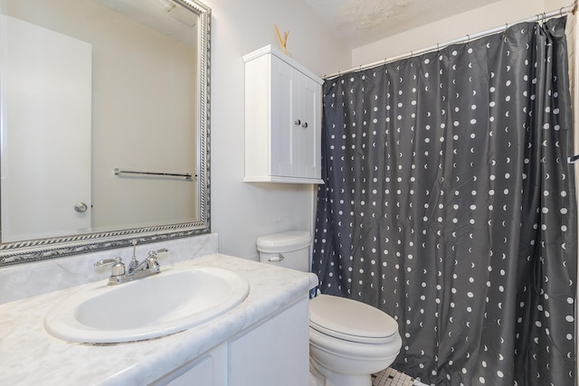 421 Redding Rd Unit 56, Lexington, KY 40517 - full bath featuring toilet, vanity, and curtained shower