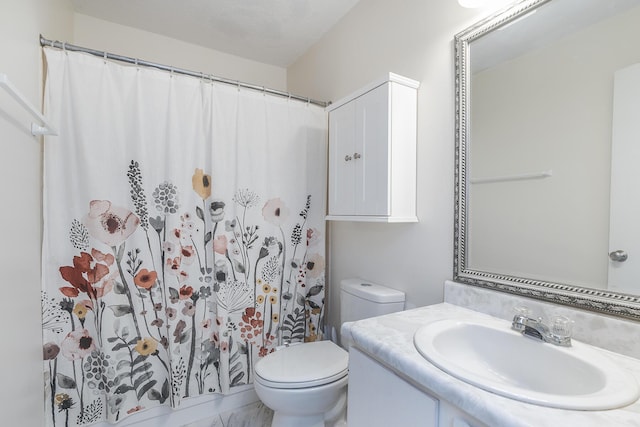 421 Redding Rd Unit 56, Lexington, KY 40517 - full bathroom with toilet, vanity, and a shower with curtain