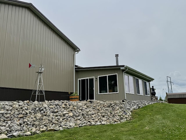 115 Wolf Creek Crossing Rd, Nancy, KY 42544 - rear view of house featuring a lawn