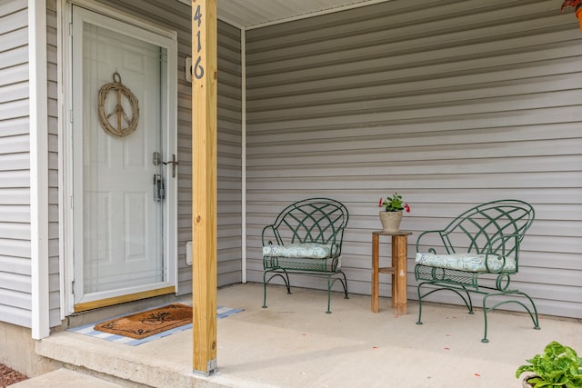 416 Scottsdale Cir, Lexington, KY 40511 - doorway to property featuring a porch