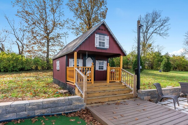 1022 Forest Hill Dr, Lawrenceburg, KY 40342 - view of front of home featuring an outdoor structure and a front lawn