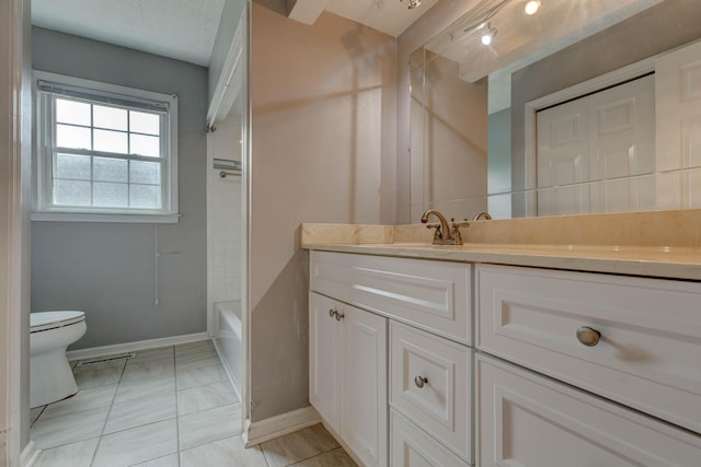 230 Fairway Dr, Nicholasville, KY 40356 - bathroom with vanity and washtub / shower combination