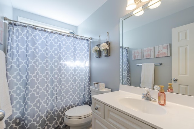 768 Emmett Creek Ln, Lexington, KY 40515 - bathroom with vanity and curtained shower