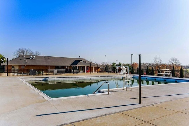 768 Emmett Creek Ln, Lexington, KY 40515 - community pool with a patio area